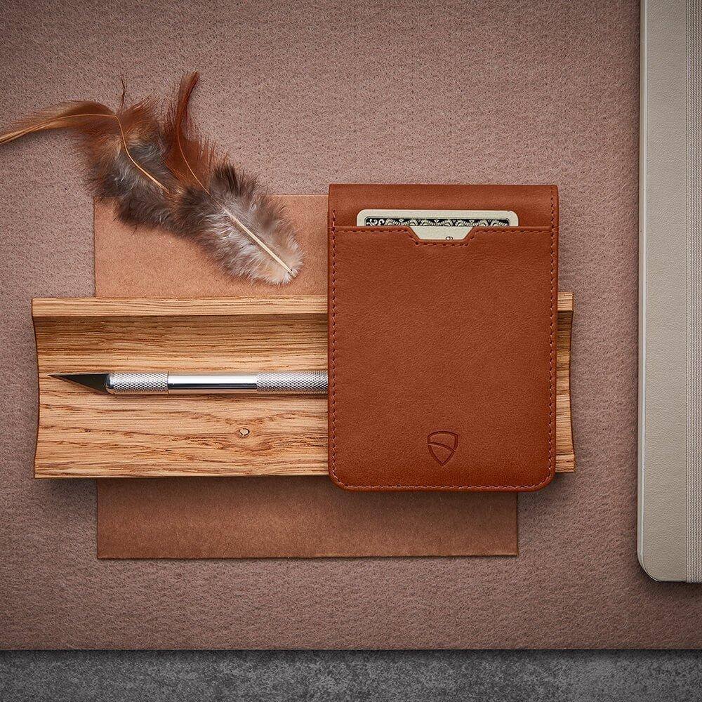 MANHATTAN ID Card Wallet made of top grain Italian leather with RFID protection and ID window.