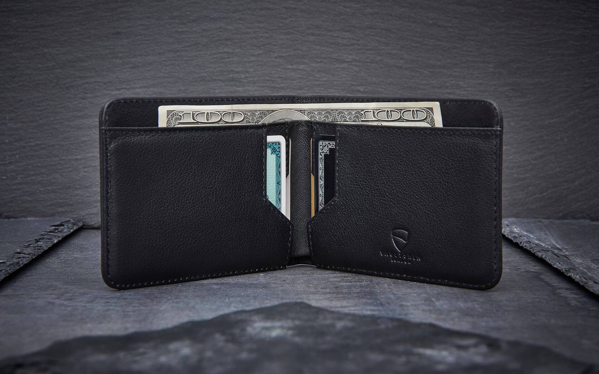 MANHATTAN ID Card Wallet made of top grain Italian leather with RFID protection and ID window.