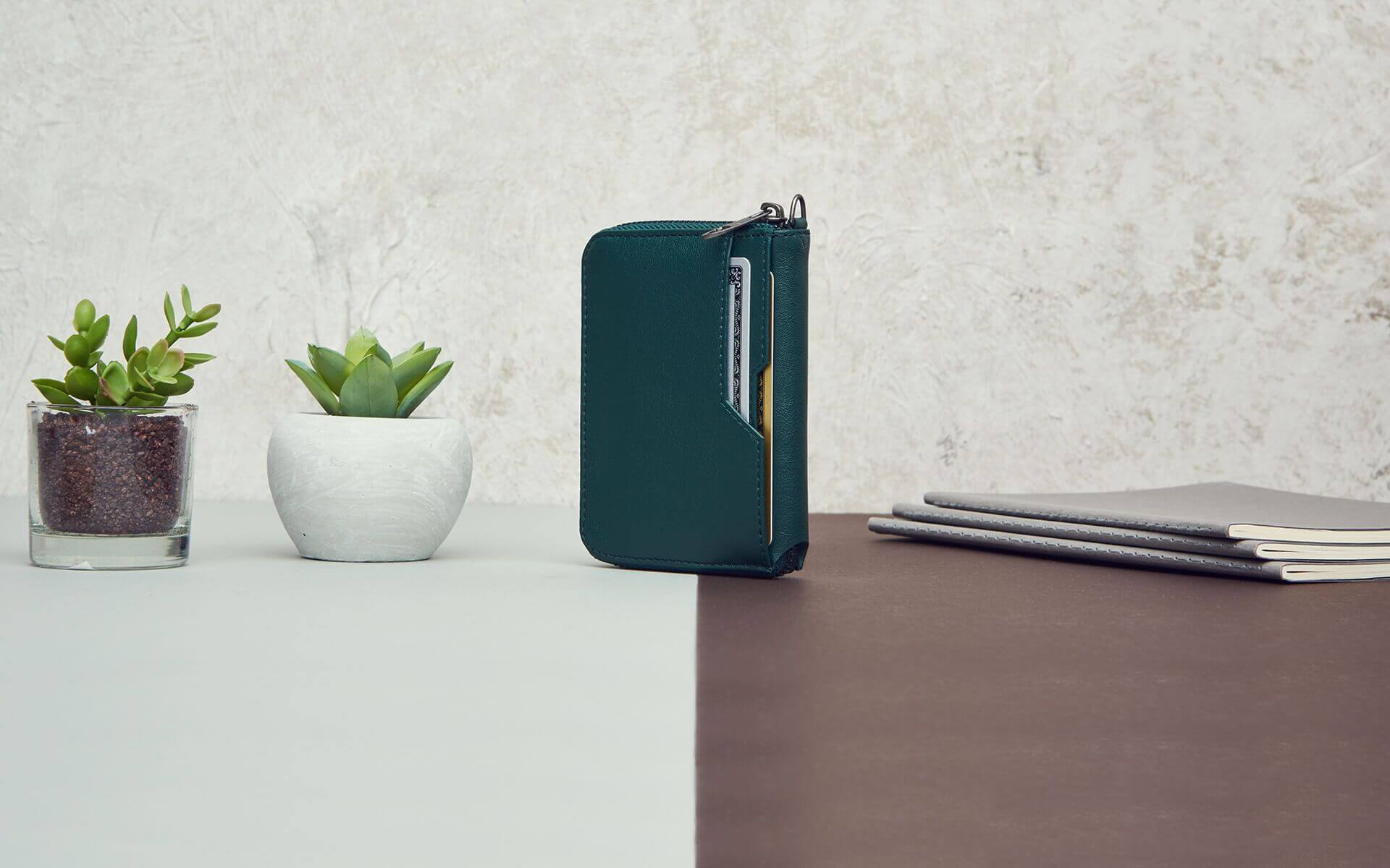 NOTTING HILL Zipper Wallet made from premium Italian leather, featuring a YKK zipper and RFID-blocking technology, available in multiple colors.