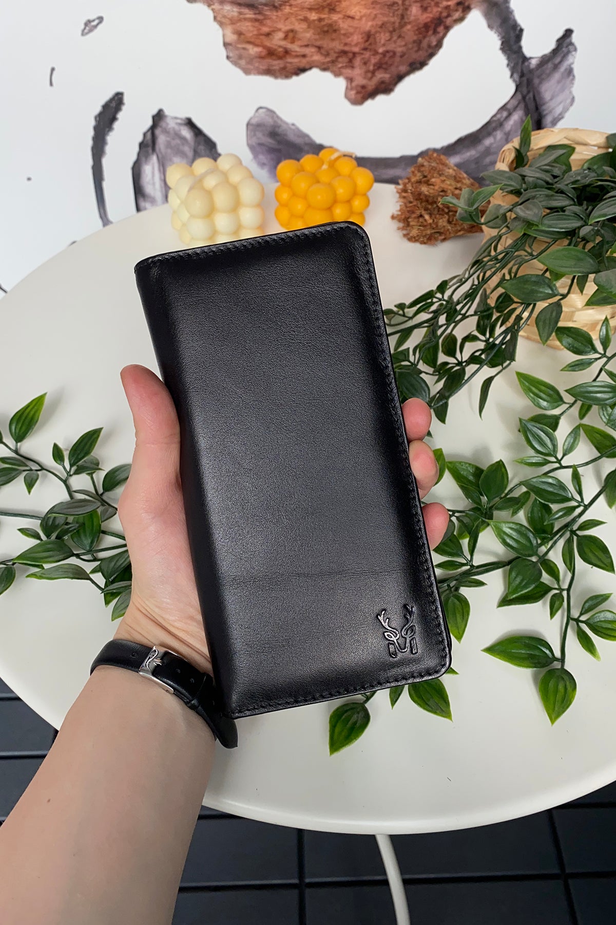 Boston Genuine Leather Wallet featuring a phone socket and multiple compartments in a stylish design.