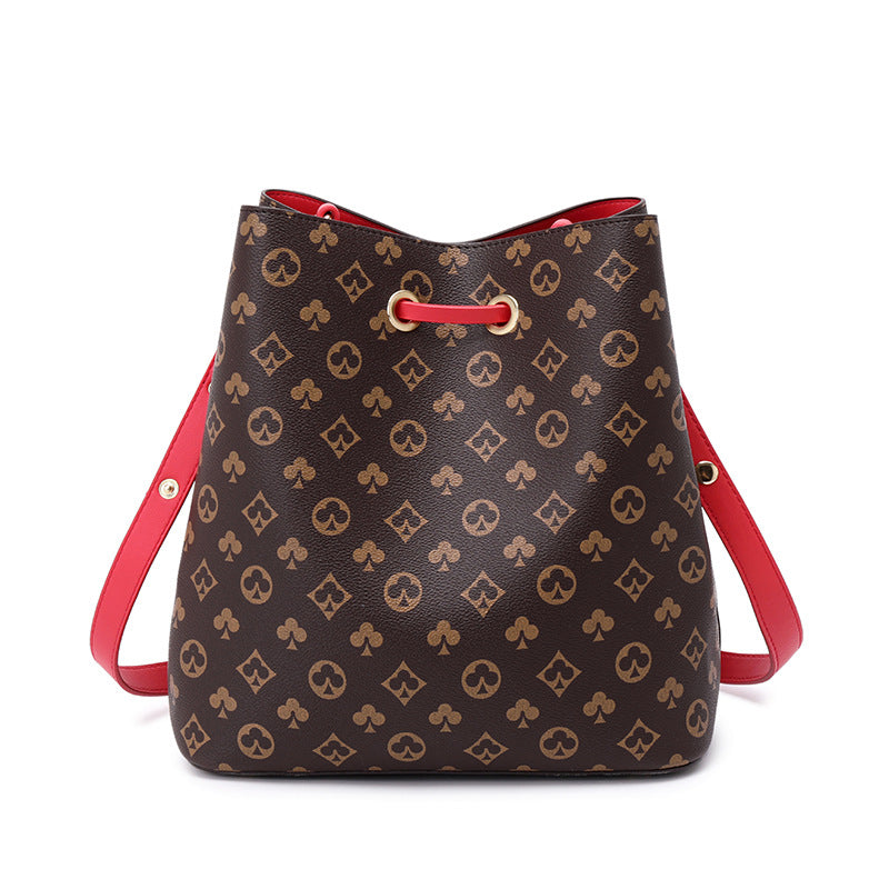 Fashionable single shoulder messenger bag for women, featuring a large capacity and stylish design, made from durable PVC material.