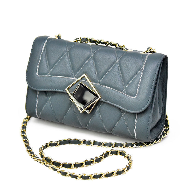 Fashion Sweet Single Shoulder Chain Bag for Women, made of leather with chain accents and a stylish rhombus pattern.