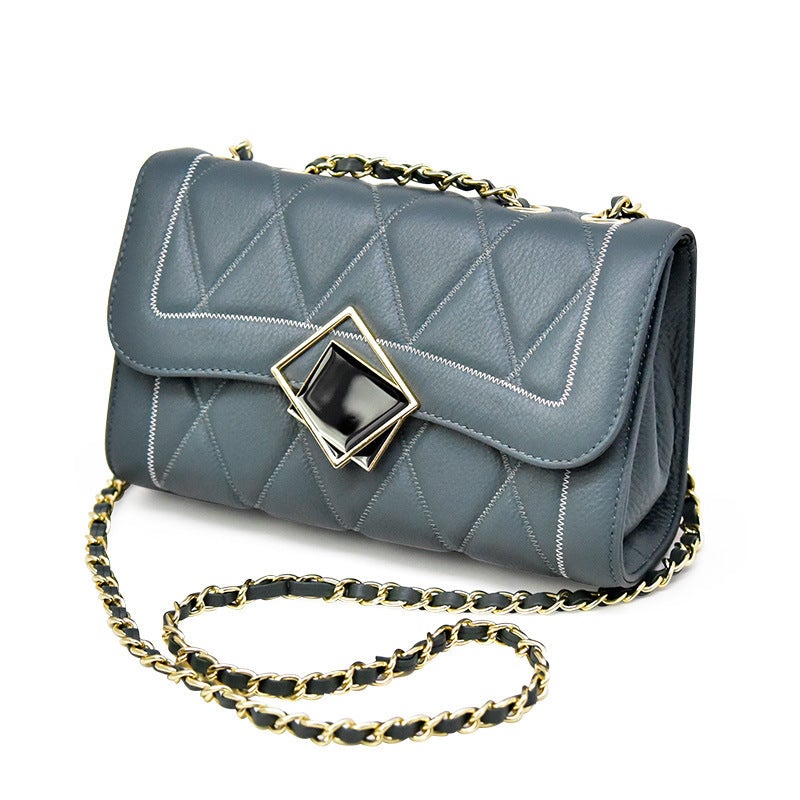 Fashion Sweet Single Shoulder Chain Bag for Women, made of leather with chain accents and a stylish rhombus pattern.