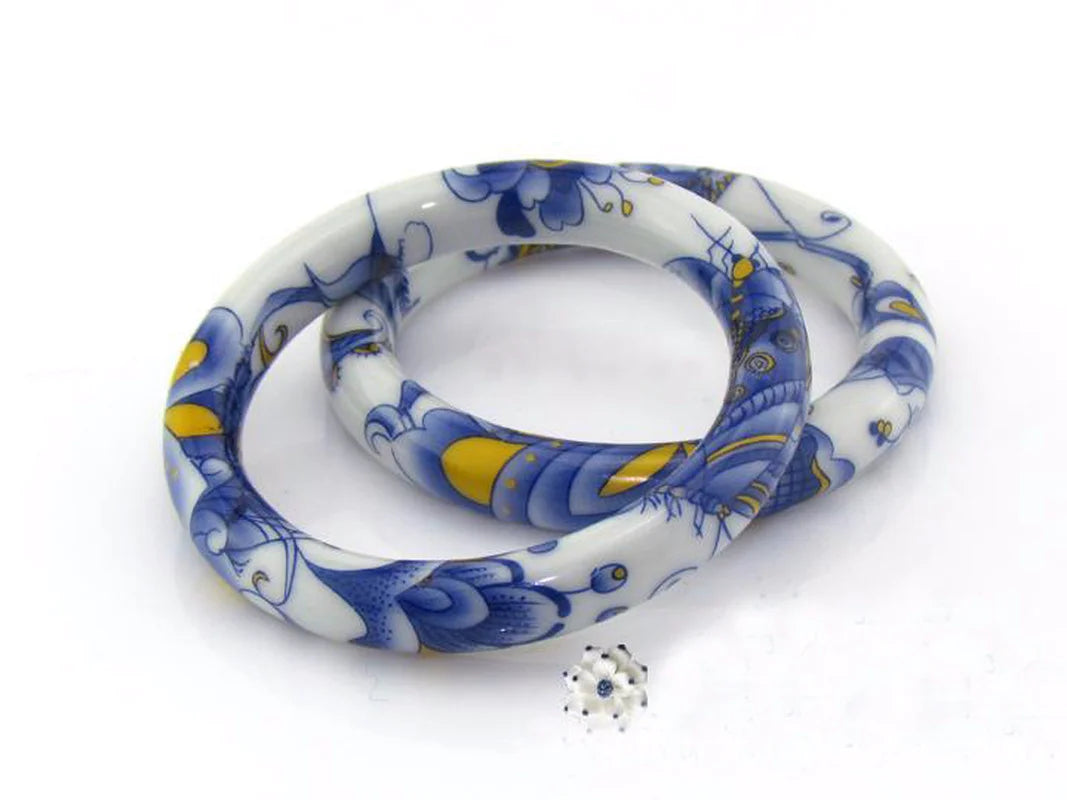 Gorgeous round blue and white porcelain bracelet showcasing a classic geometric design, perfect for women's fashion.