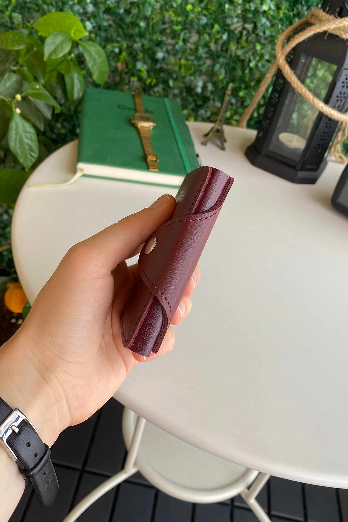 Konk Synthetic Leather RFID Protection Pop-up Cardholder in red, showcasing its sleek design and pop-up mechanism.