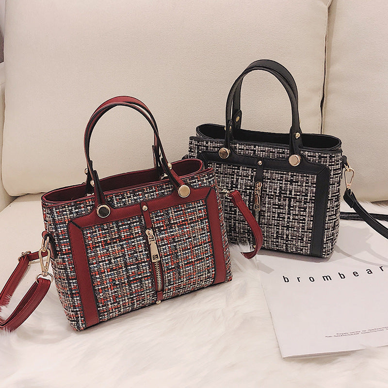 Korean Style Plaid Handbag for Ladies, featuring a three-dimensional design, zipper opening, and stylish plaid pattern.