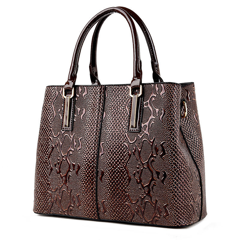 Leisure three-piece women's bag suit featuring stylish design and multiple sizes for daily use.