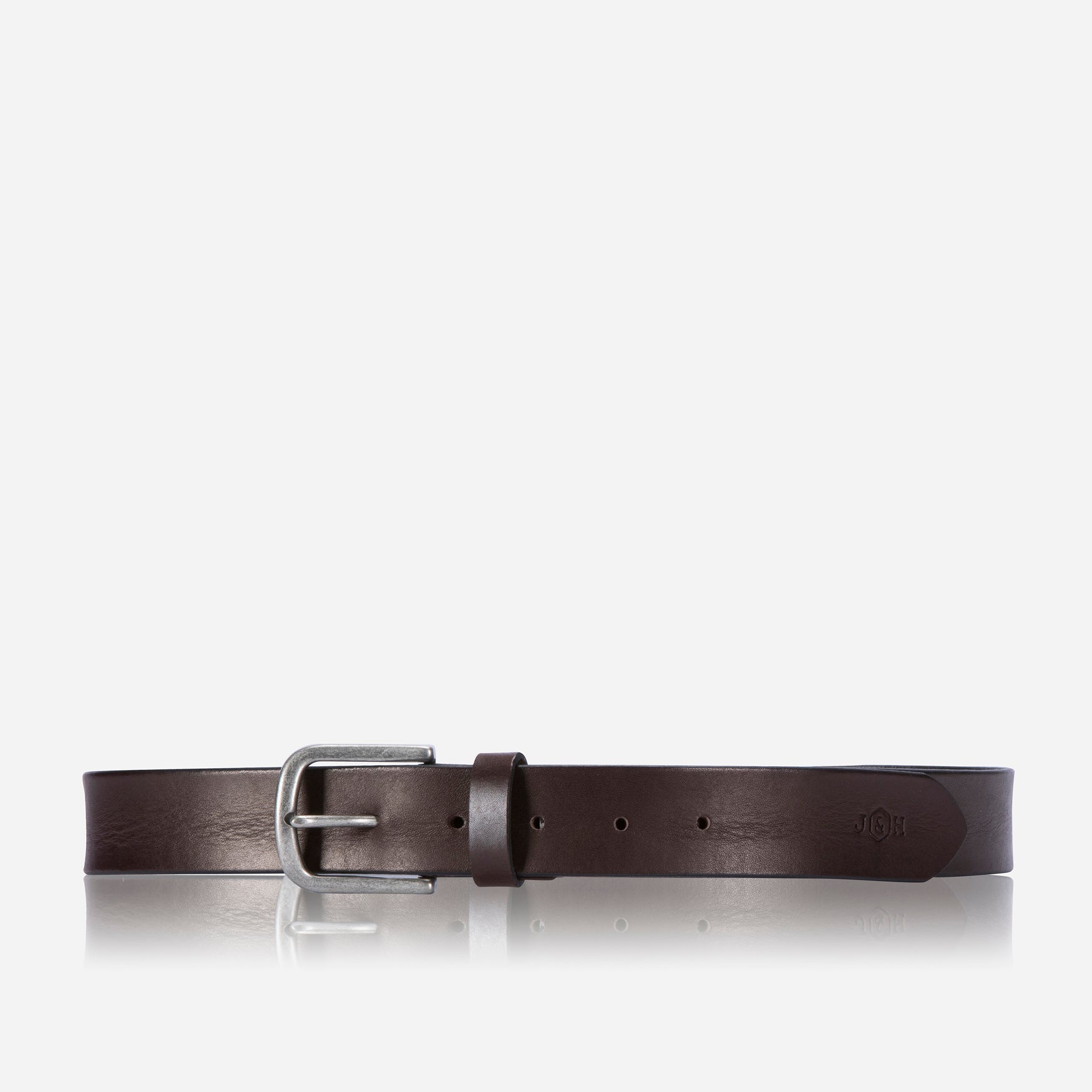 Men's brown leather belt featuring a rugged buckle and textured design, perfect for versatile styling.