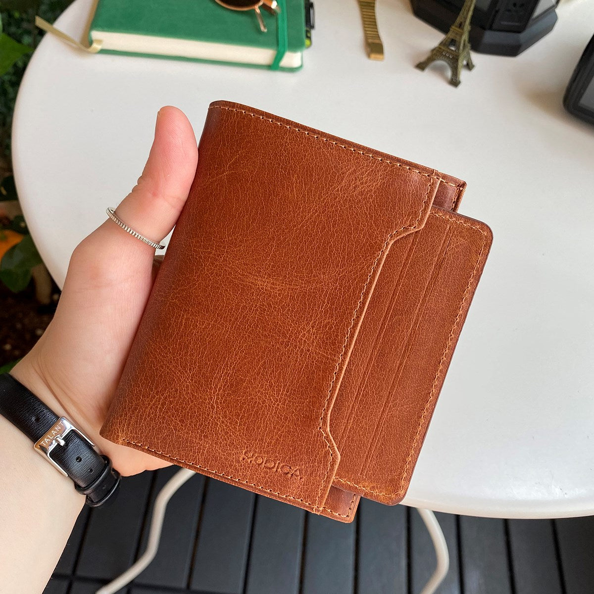 Oregon Genuine Leather Wallet featuring a removable card holder, showcasing its elegant design and multiple compartments.