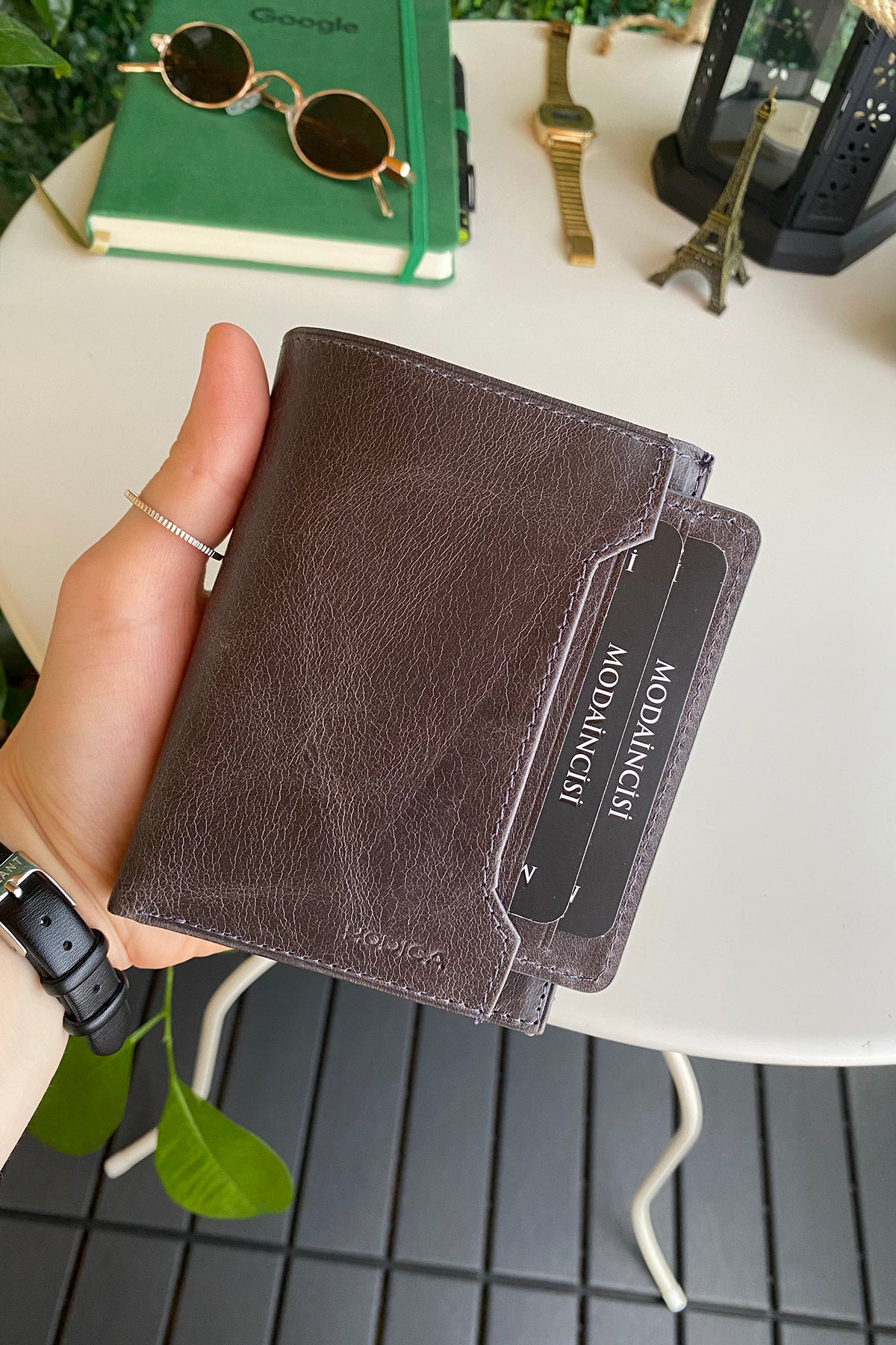 Oregon Genuine Leather Wallet featuring a removable card holder, showcasing its elegant design and multiple compartments.