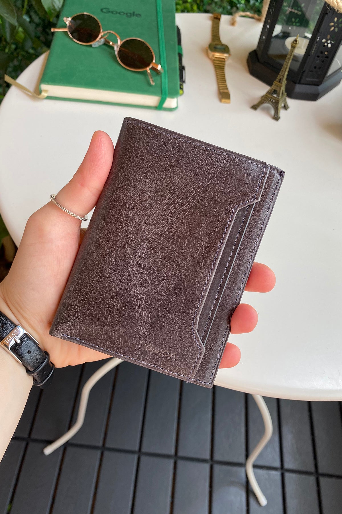 Oregon Genuine Leather Wallet featuring a removable card holder, showcasing its elegant design and multiple compartments.
