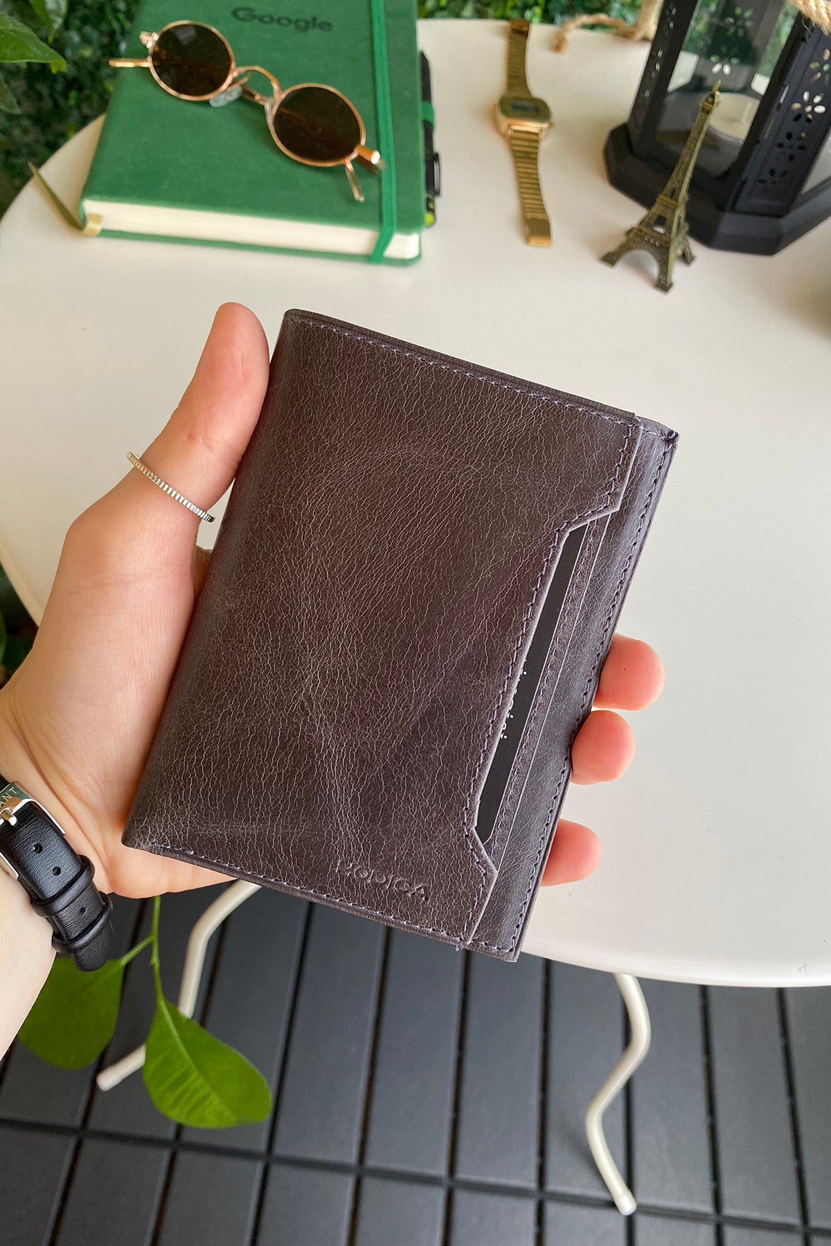 Oregon Genuine Leather Wallet featuring a removable card holder, showcasing its elegant design and multiple compartments.