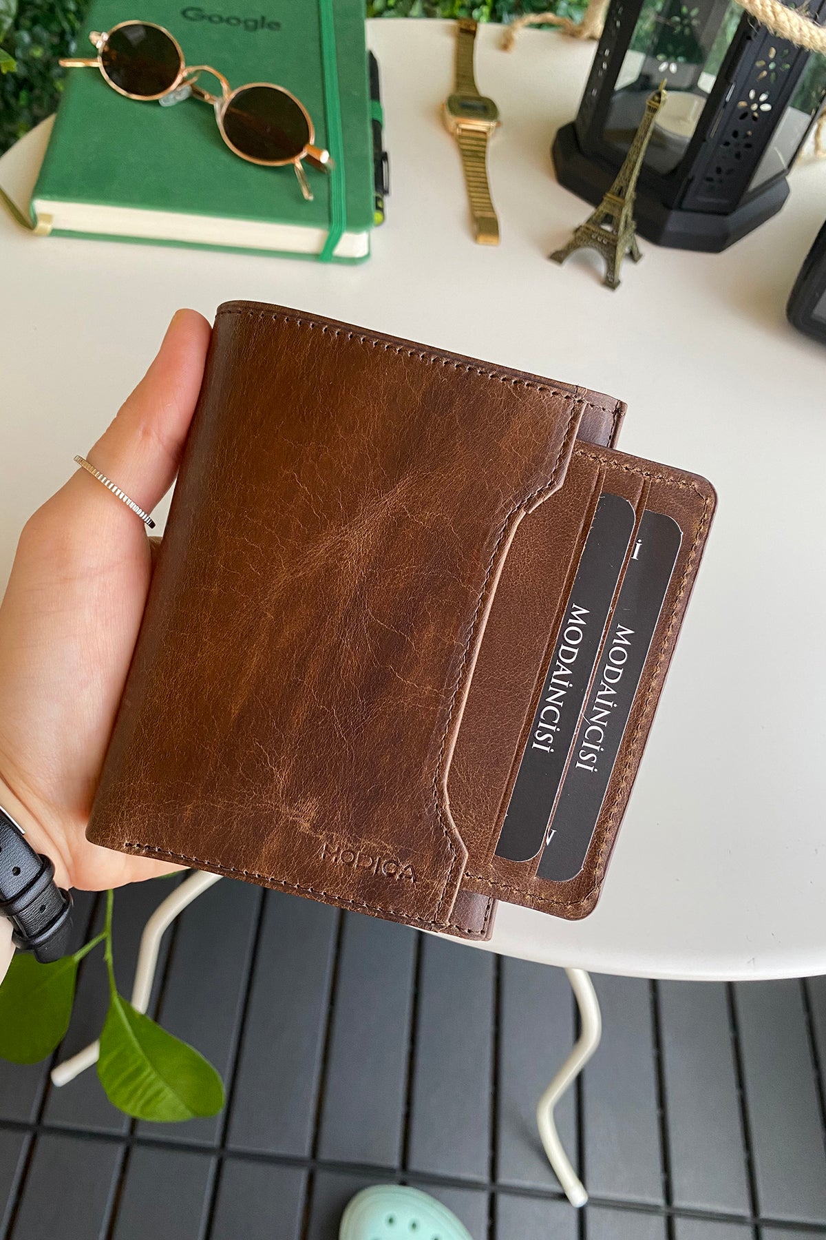 Oregon Genuine Leather Wallet featuring a removable card holder, showcasing its elegant design and multiple compartments.