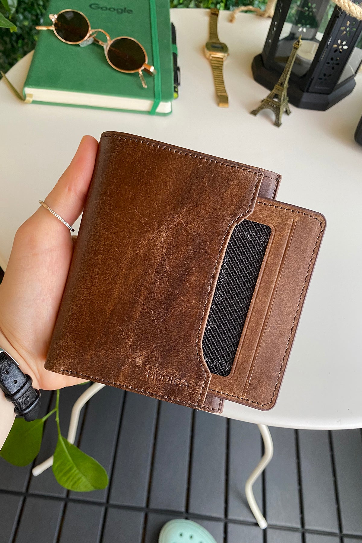 Oregon Genuine Leather Wallet featuring a removable card holder, showcasing its elegant design and multiple compartments.