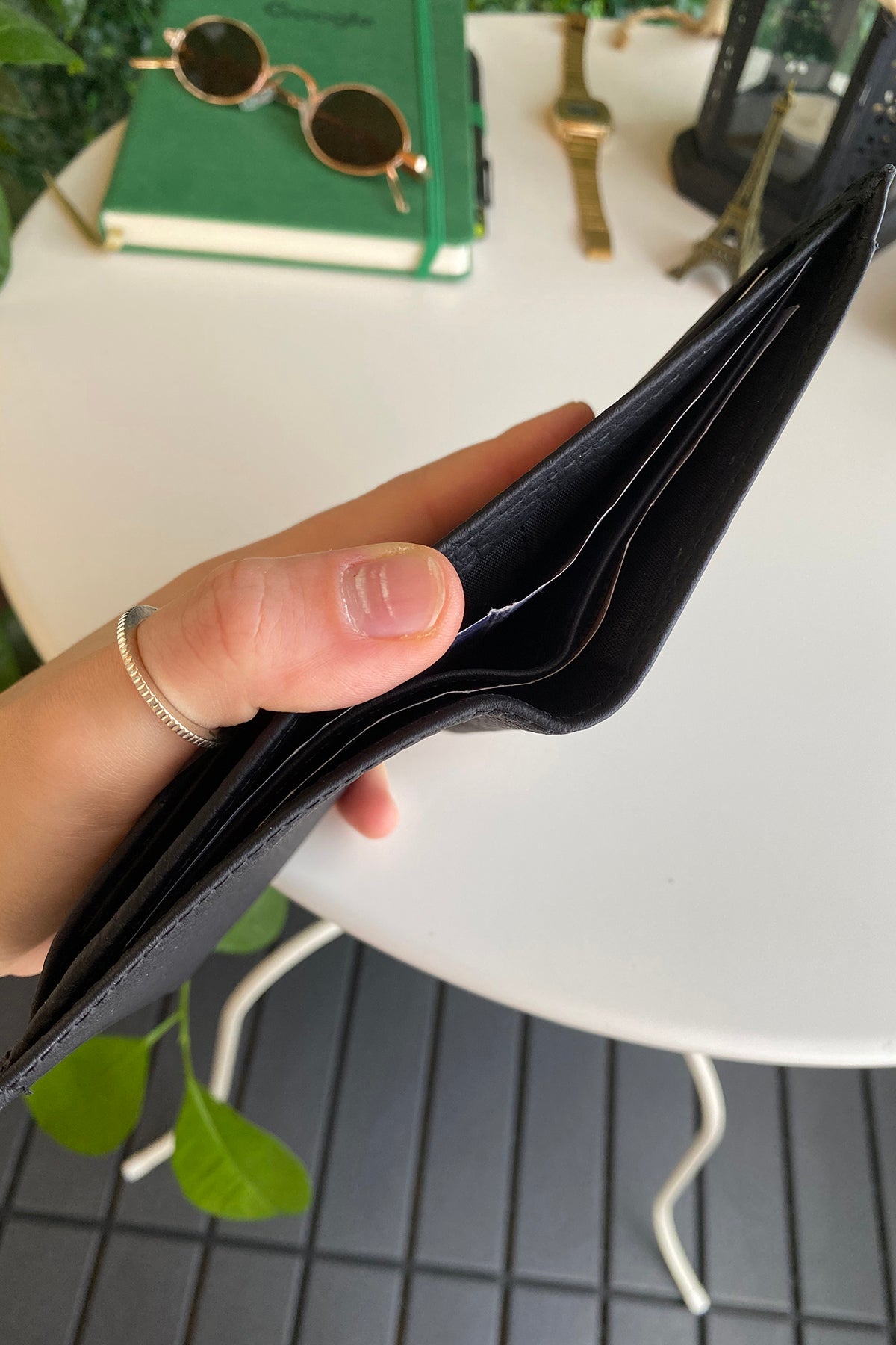 Oregon Genuine Leather Wallet featuring a removable card holder, showcasing its elegant design and multiple compartments.