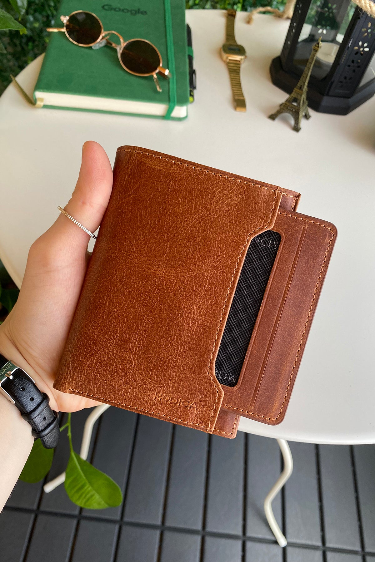 Oregon Genuine Leather Wallet featuring a removable card holder, showcasing its elegant design and multiple compartments.