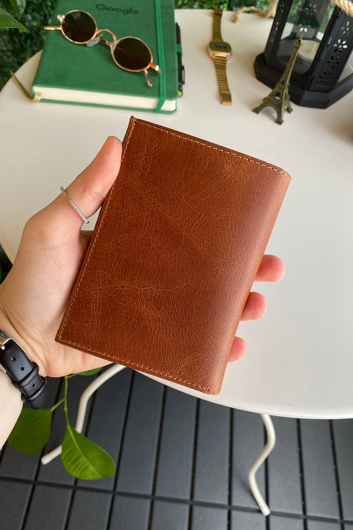 Oregon Genuine Leather Wallet featuring a removable card holder, showcasing its elegant design and multiple compartments.