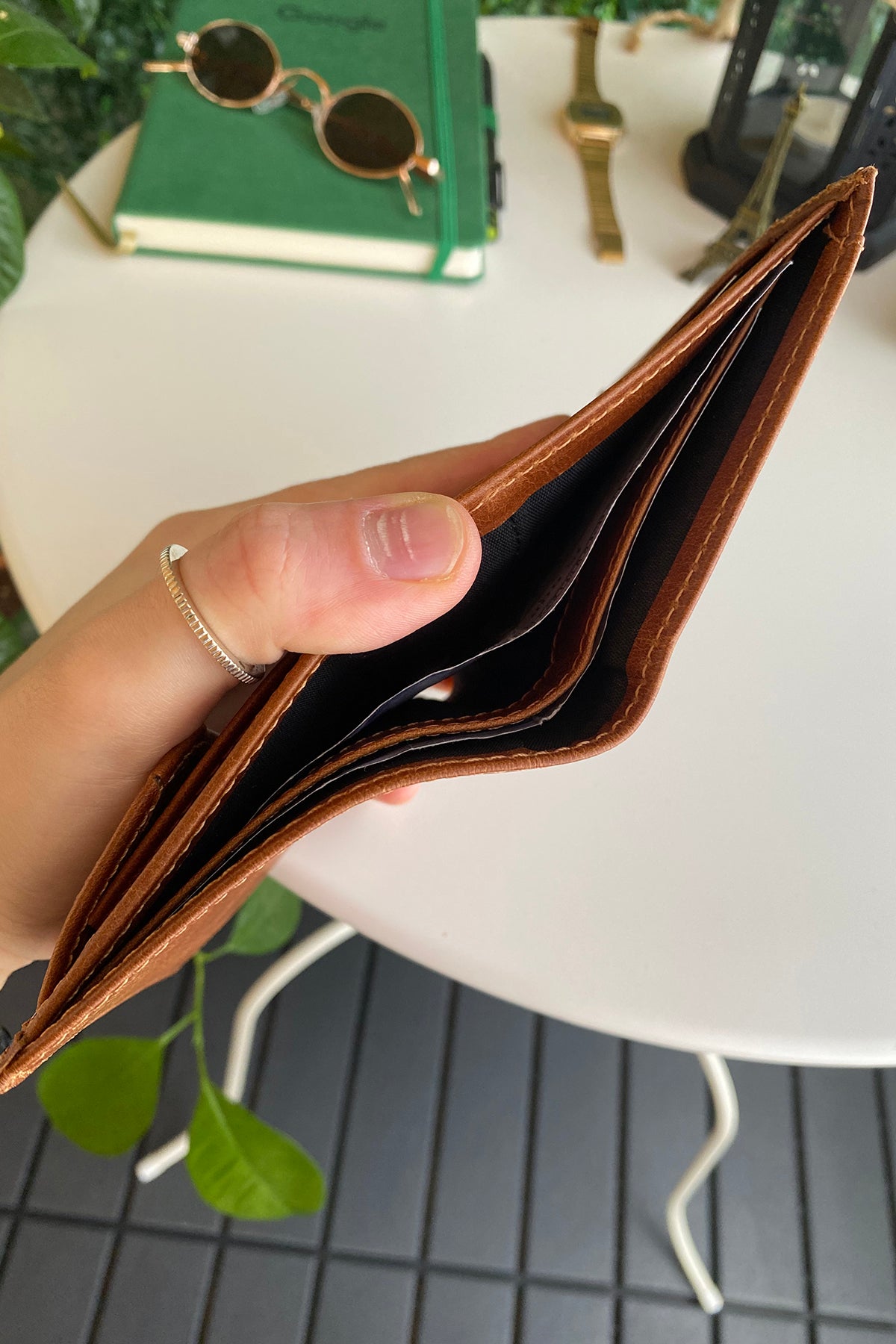 Oregon Genuine Leather Wallet featuring a removable card holder, showcasing its elegant design and multiple compartments.