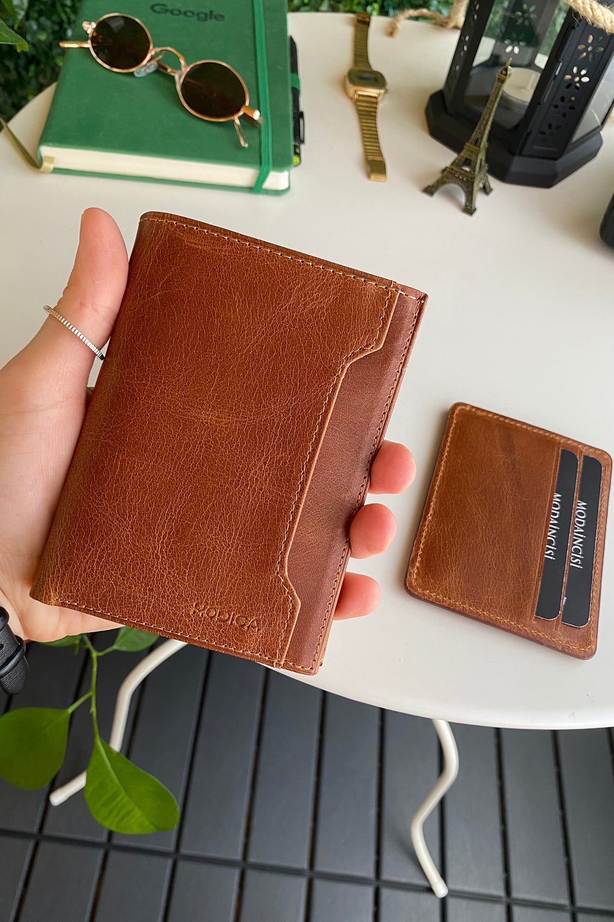 Oregon Genuine Leather Wallet featuring a removable card holder, showcasing its elegant design and multiple compartments.