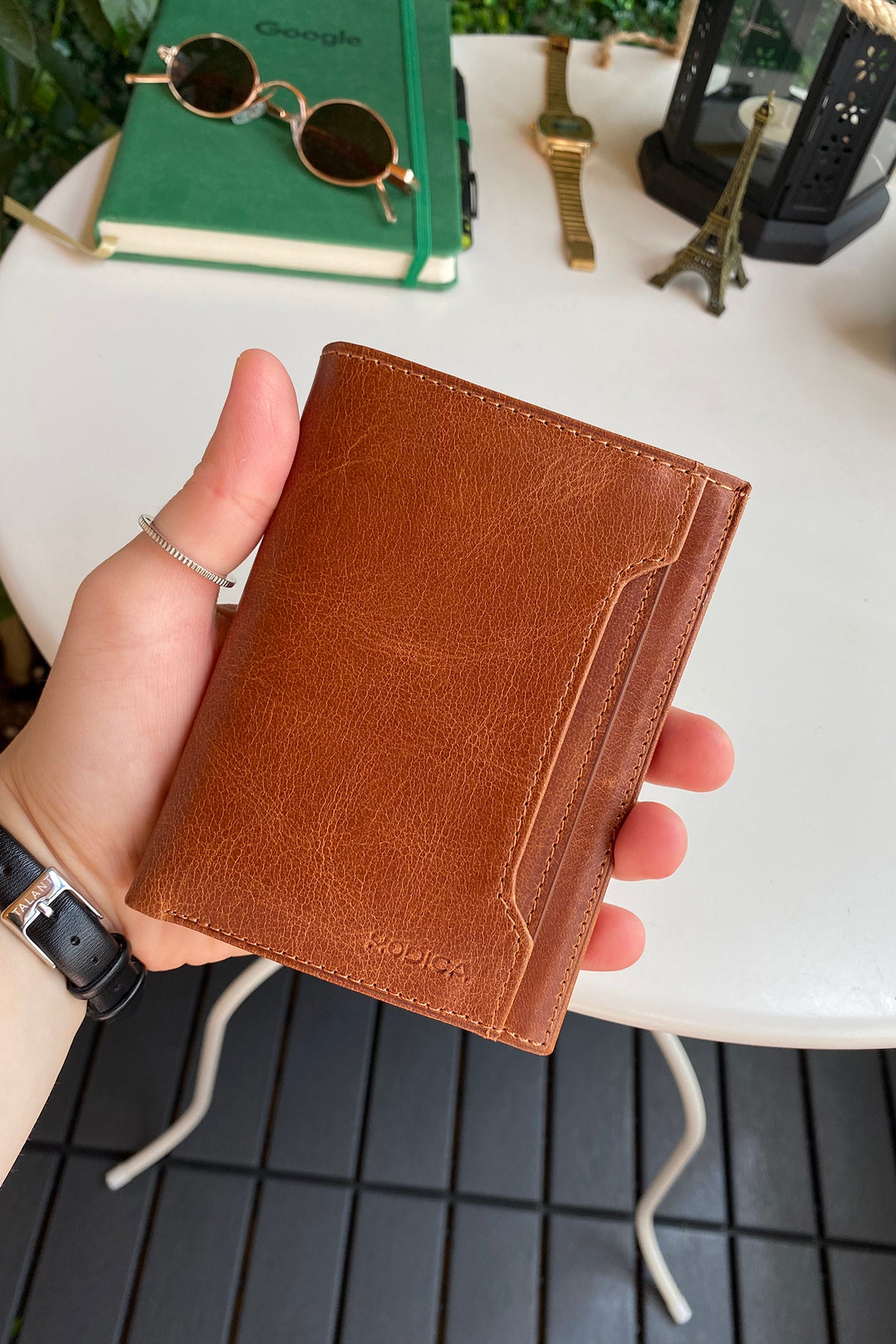 Oregon Genuine Leather Wallet featuring a removable card holder, showcasing its elegant design and multiple compartments.