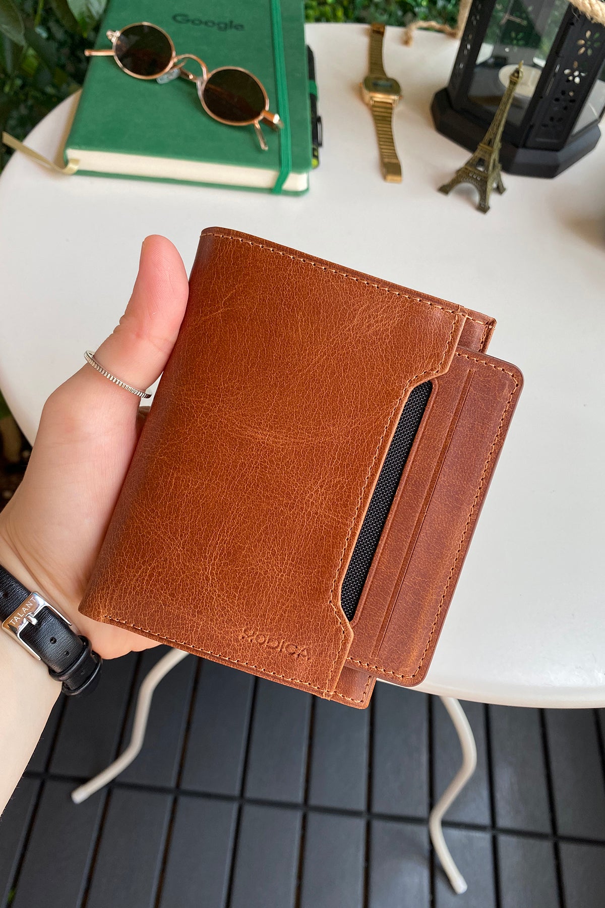 Oregon Genuine Leather Wallet featuring a removable card holder, showcasing its elegant design and multiple compartments.