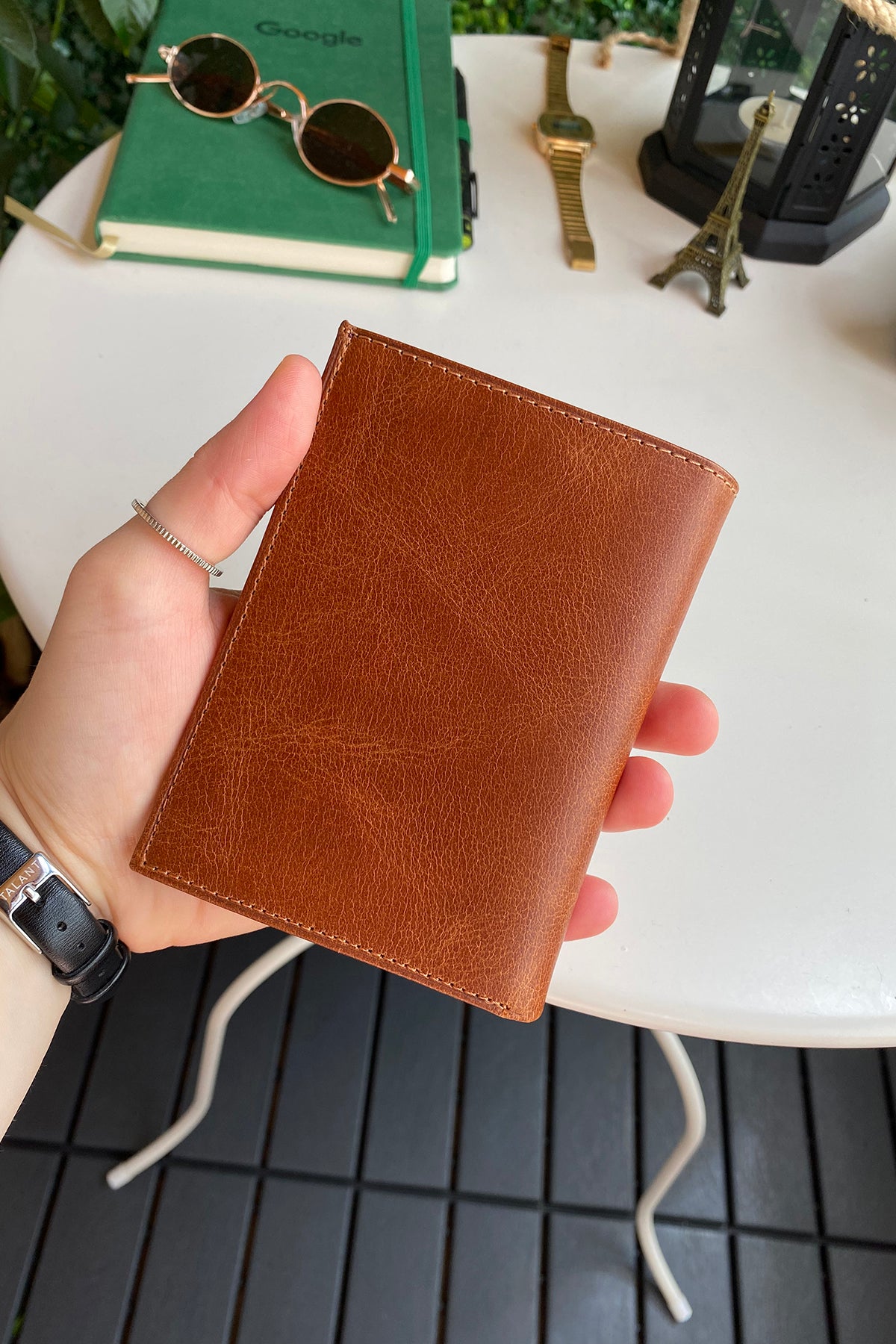 Oregon Genuine Leather Wallet featuring a removable card holder, showcasing its elegant design and multiple compartments.