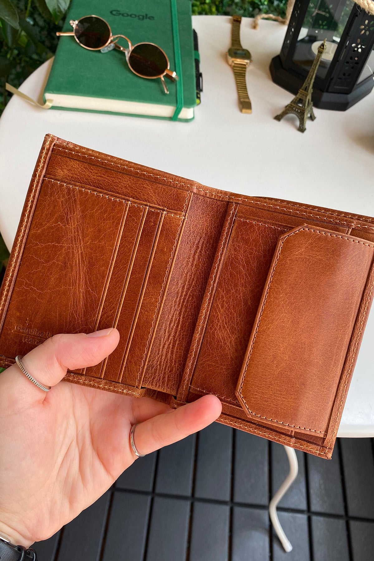 Oregon Genuine Leather Wallet featuring a removable card holder, showcasing its elegant design and multiple compartments.