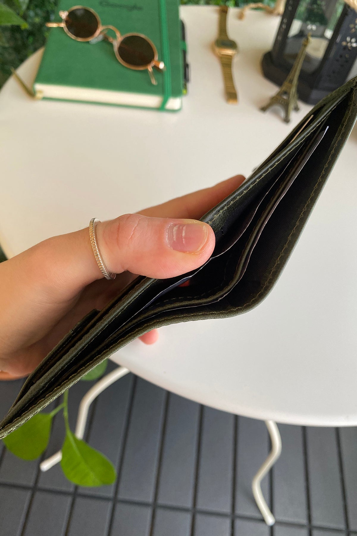 Oregon Genuine Leather Wallet featuring a removable card holder, showcasing its elegant design and multiple compartments.