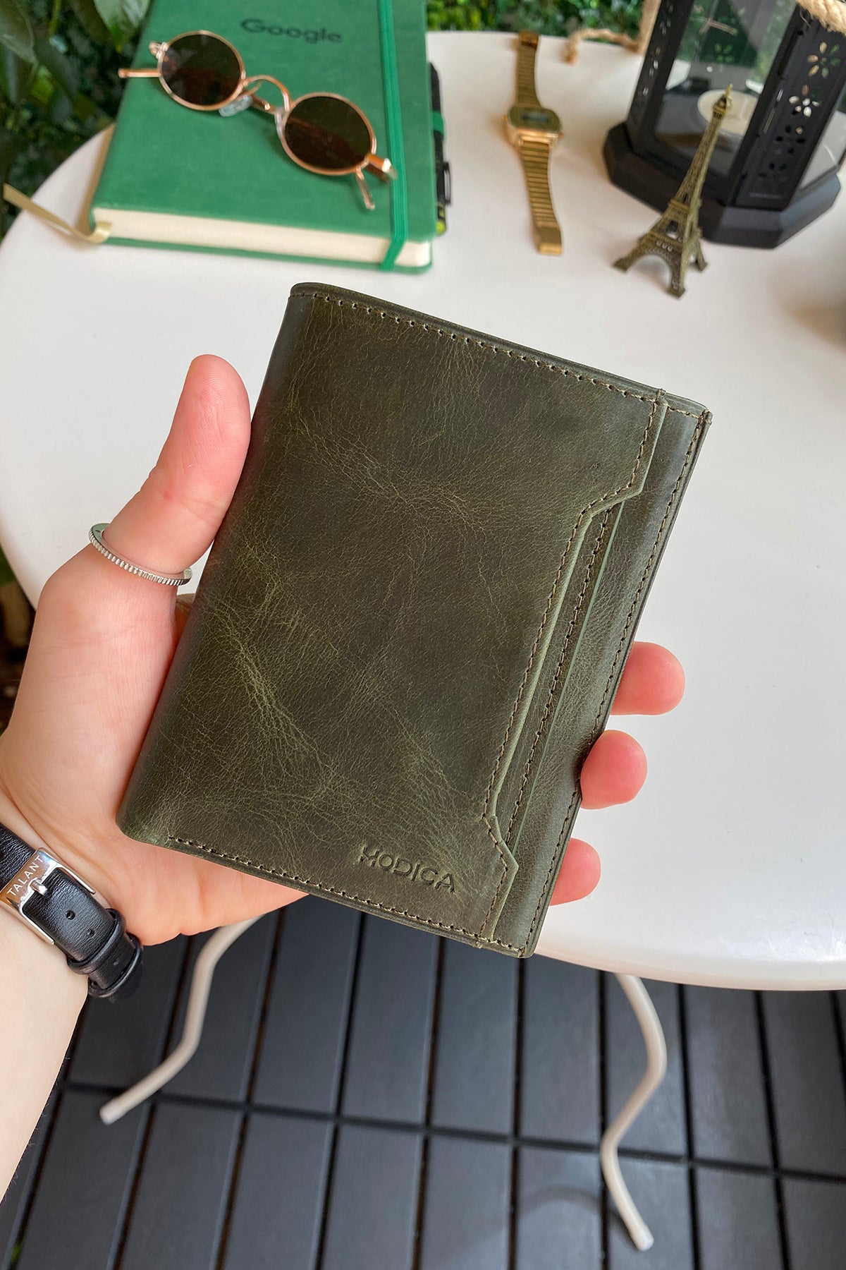 Oregon Genuine Leather Wallet featuring a removable card holder, showcasing its elegant design and multiple compartments.