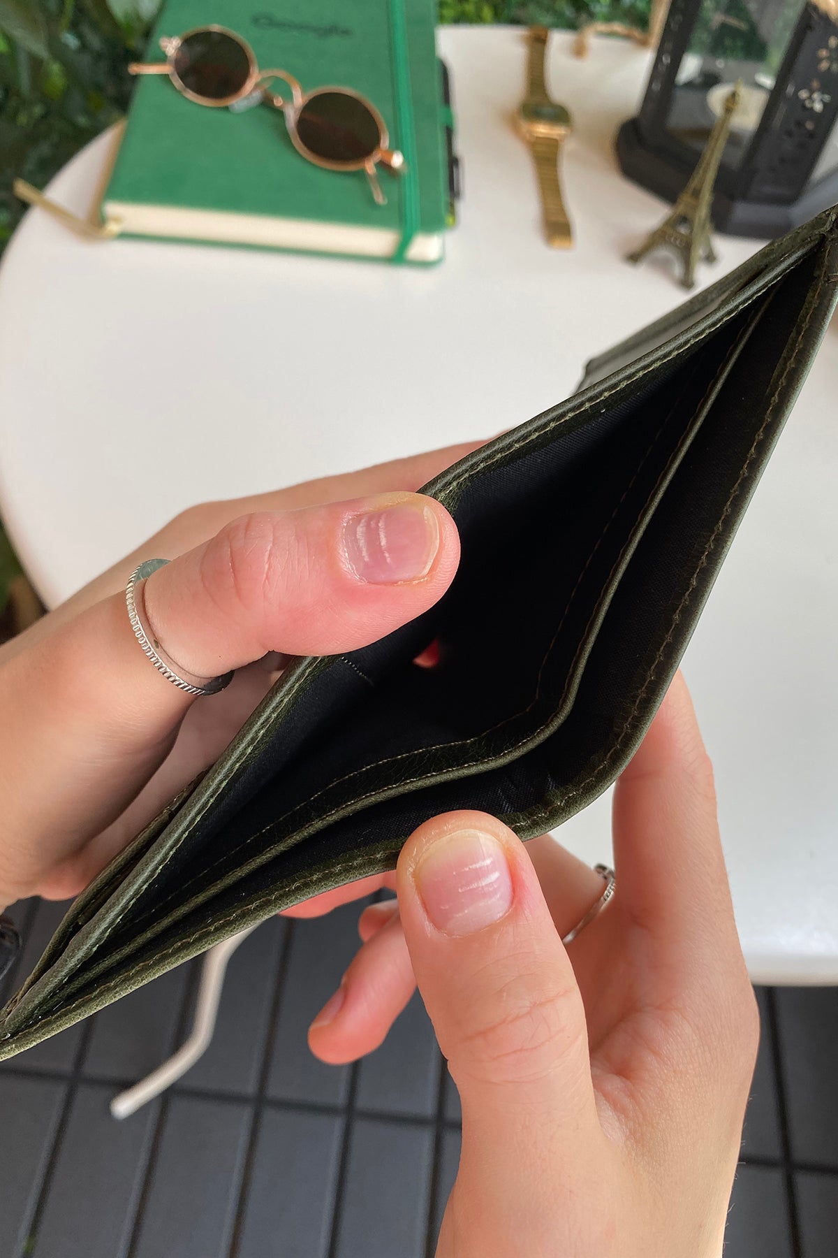 Oregon Genuine Leather Wallet featuring a removable card holder, showcasing its elegant design and multiple compartments.