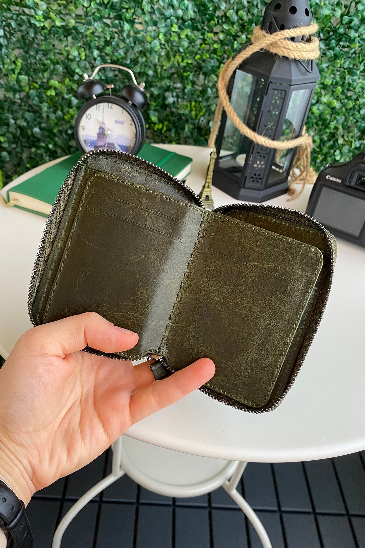 Porto Genuine Leather Wallet featuring a zipper, showcasing its elegant design and multiple card slots.