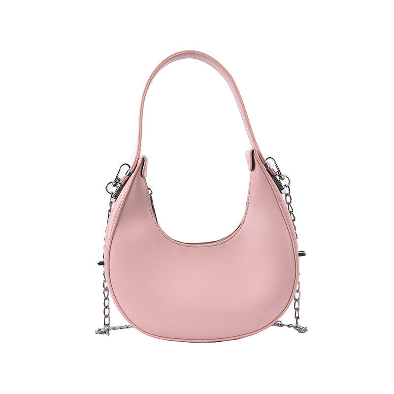 A stylish Simple Portable Fashion One-Shoulder Chain Messenger Bag in a semicircle shape with a soft handle and zipper opening, perfect for everyday use.