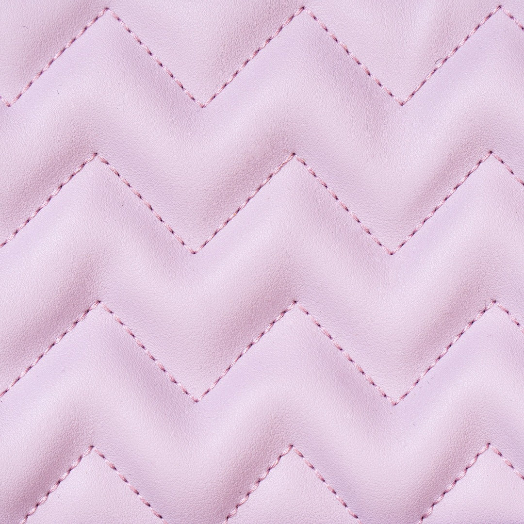 Sunday 01 Shoulder Bag in vegan leather with quilted patterns and stylish straps.