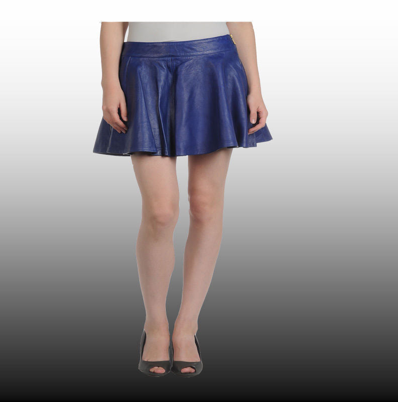 Women Real Lambskin Leather Mini Skirt WS033 with satin lining and stylish pockets, showcasing high-quality craftsmanship.