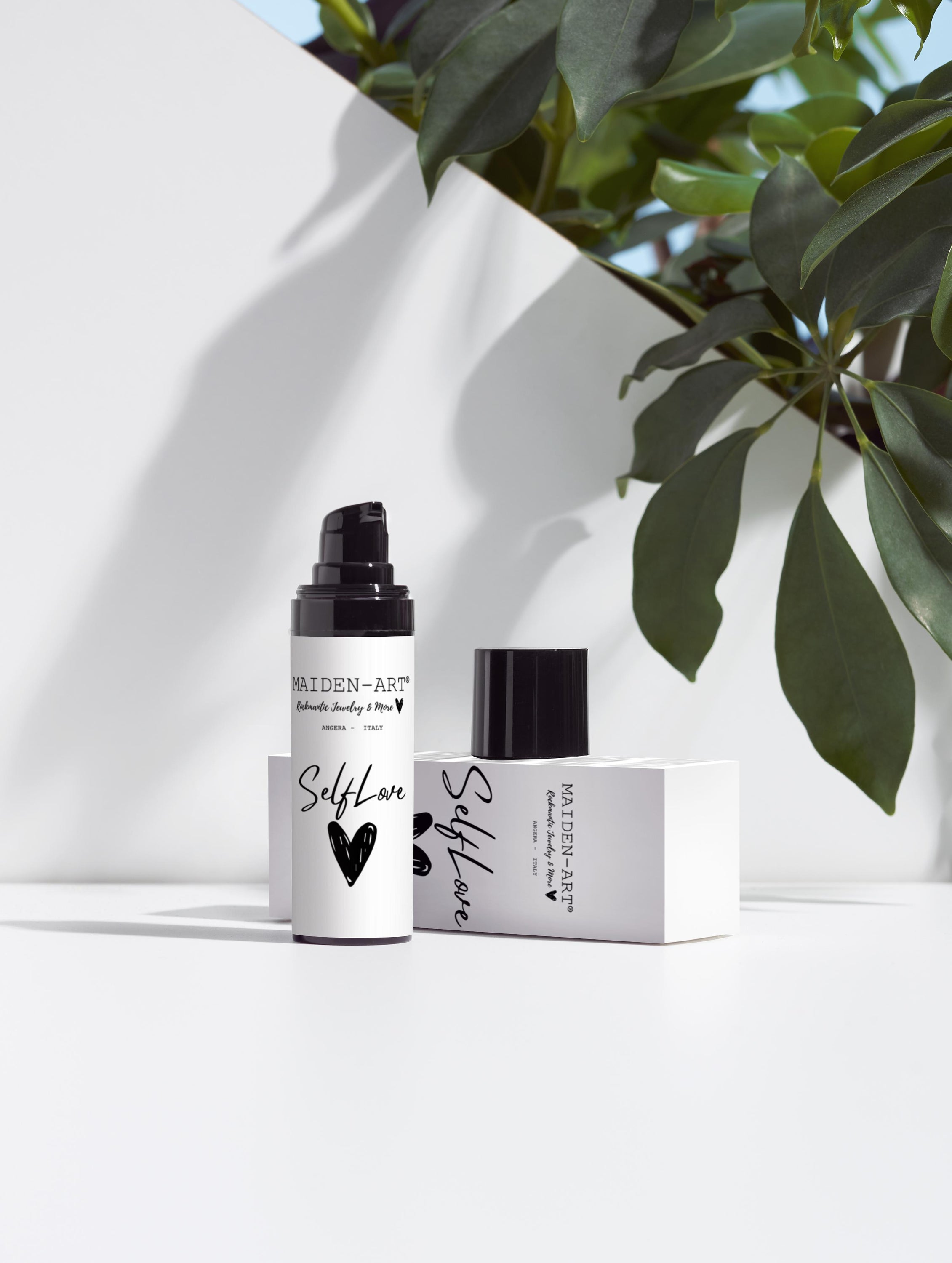 Radiant Glow - Luminous Foundation N.10 in sleek black packaging, showcasing its mineral-based formula and natural finish.