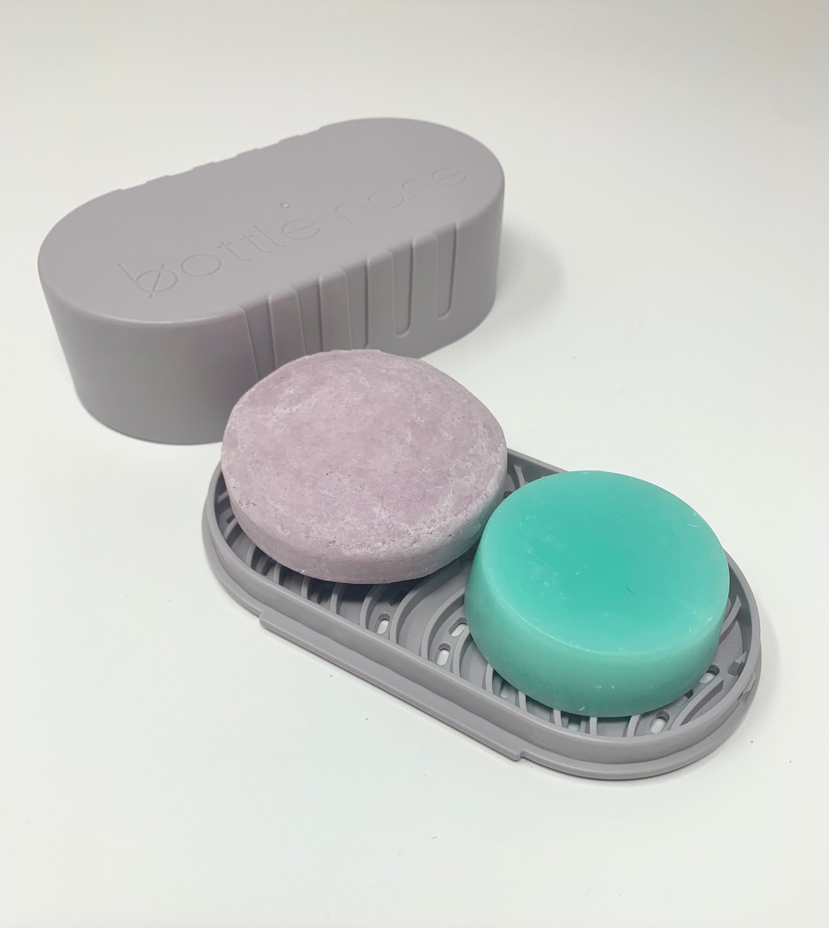 BEACH VIBES Baja Cactus Travel Set featuring shampoo and conditioner bars with a recycled travel case, ideal for fine and damaged hair.