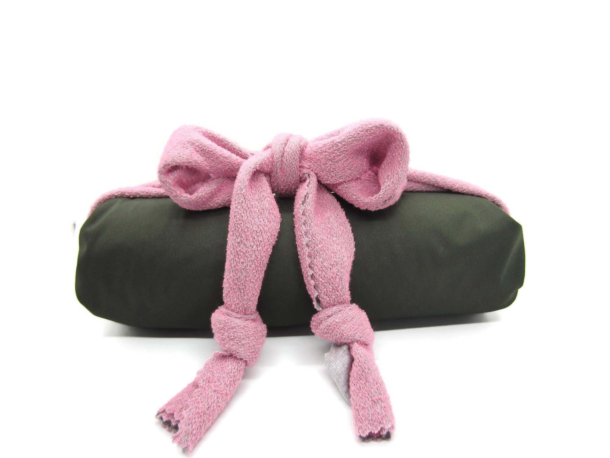 Soft foam neck cushion designed for salon shampoo bowls, providing comfort and support during hair washing.