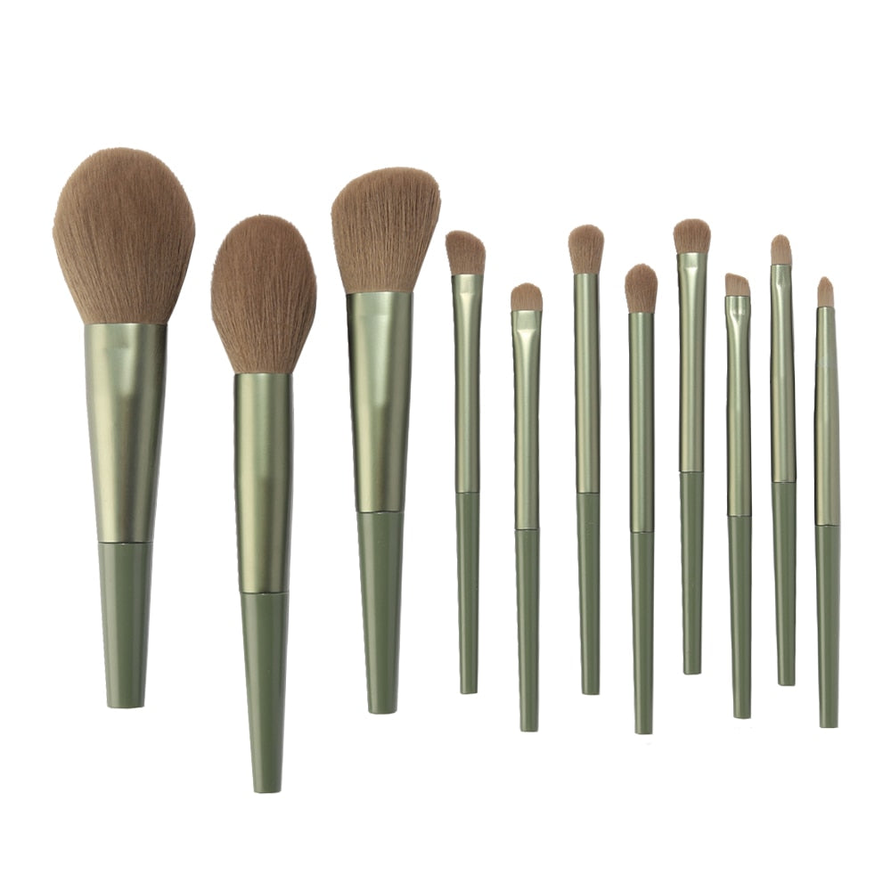 A complete set of 11 makeup brushes including kabuki and precise brushes, featuring soft synthetic bristles and durable wood handles.