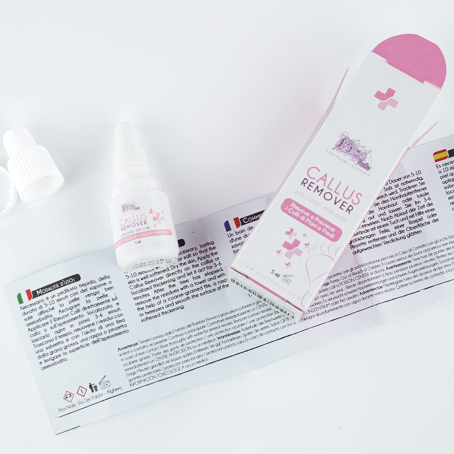 Flacone di Rimuovi Calli Liquido Strong Professionale da 5 ml, prodotto per la rimozione indolore di calli e ispessimenti della pelle.