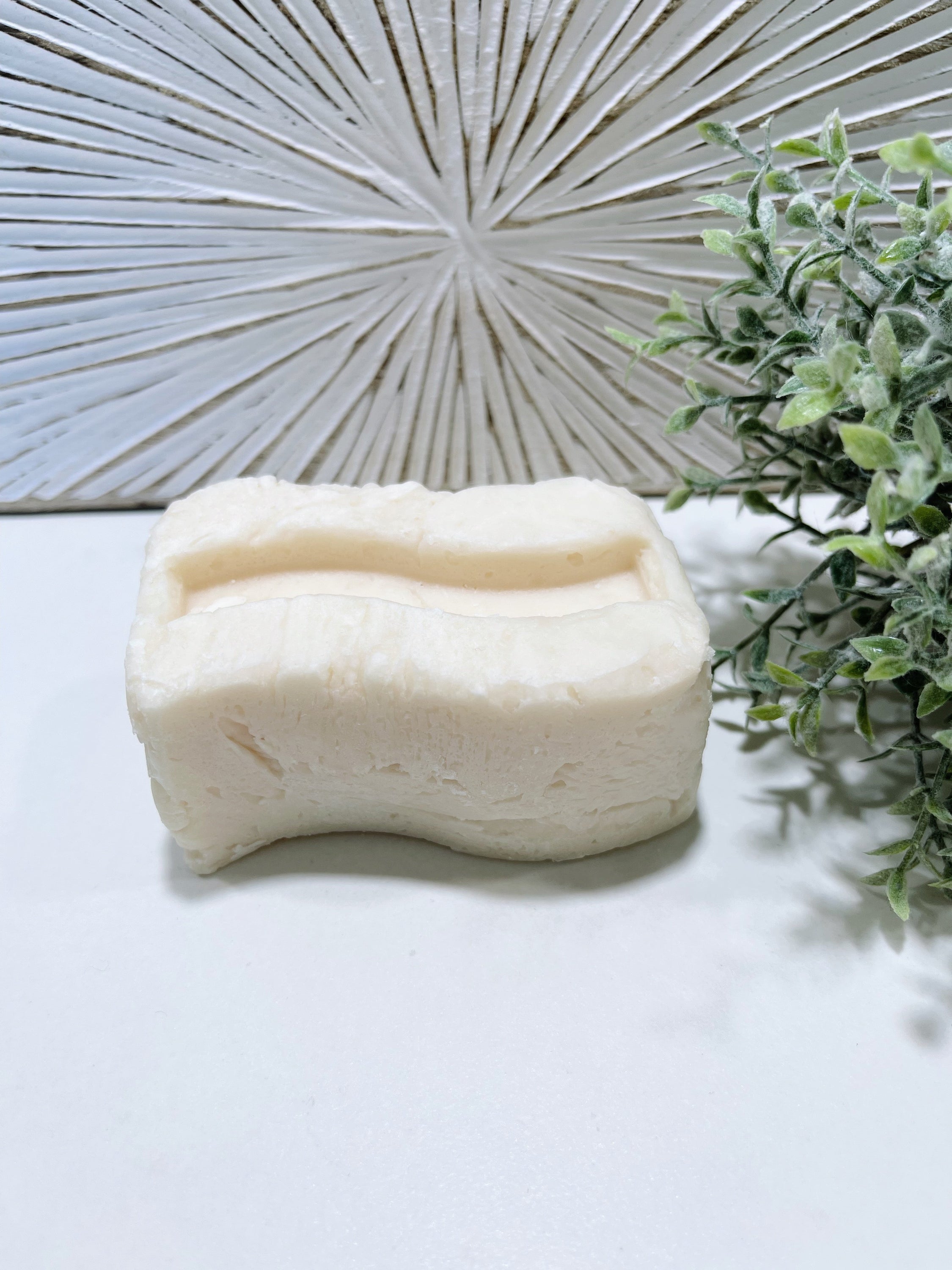 Gel Douche solide 130g Pêche-Coco-Vanille, barre écologique avec arômes fruités, emballage zéro déchet.