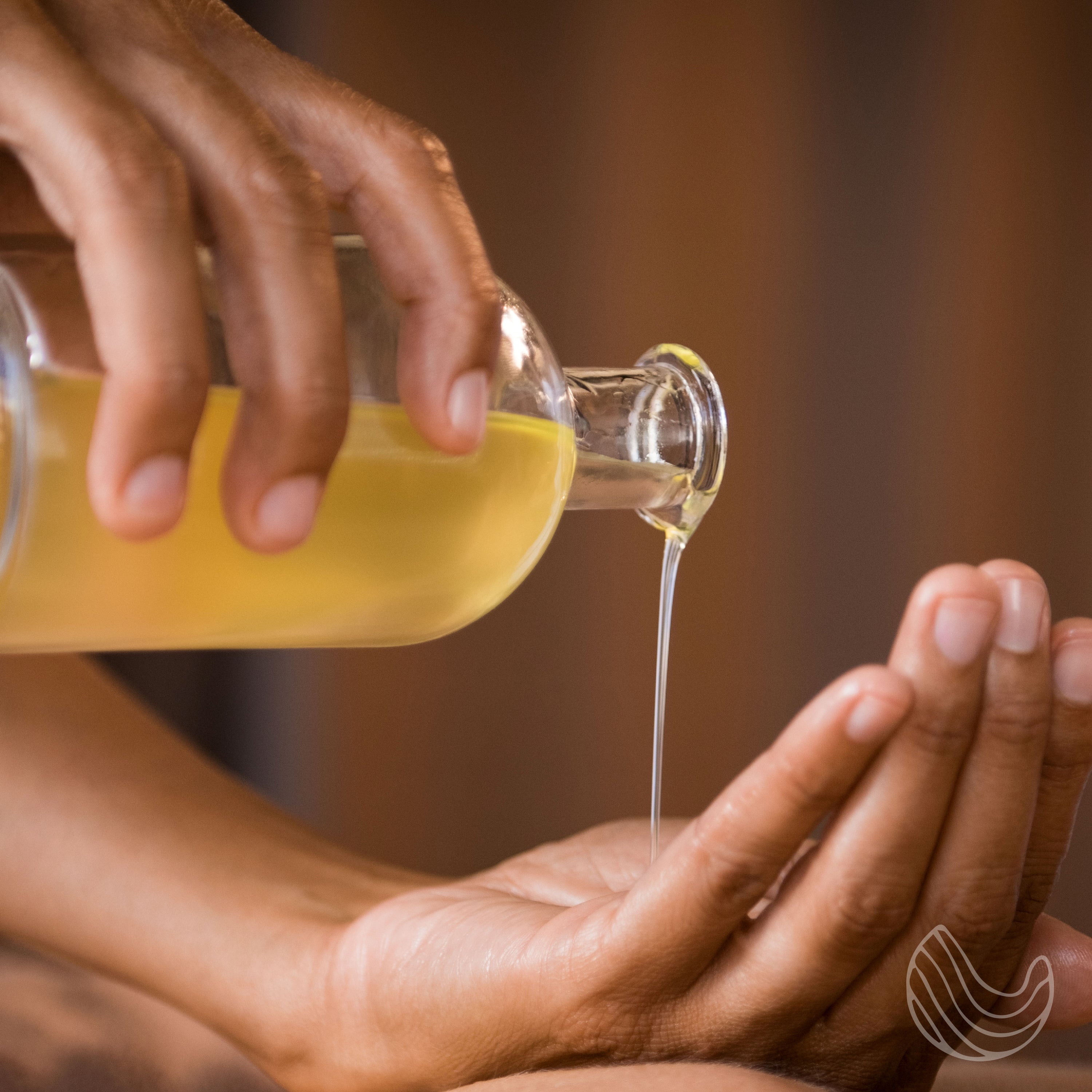 Natural Dead Sea Magnesium Spa Time Oil bottle with essential oils, promoting skin health and relaxation.