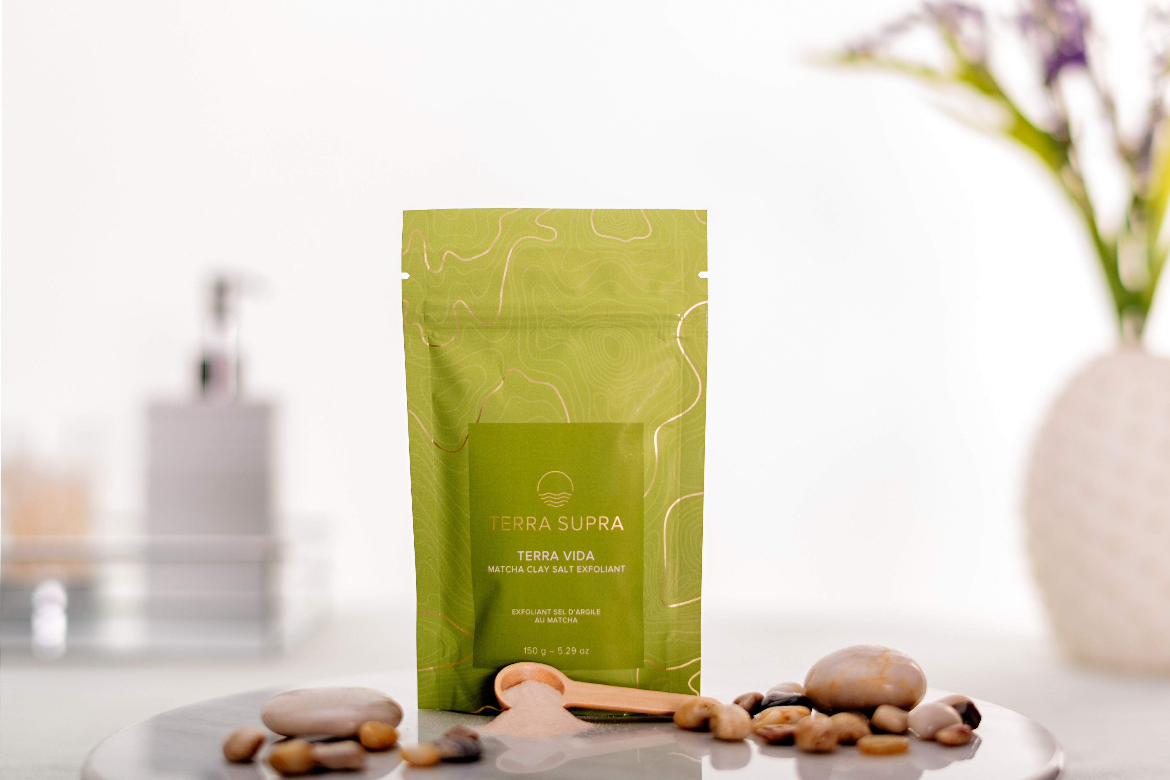 Terra Vida Matcha Clay Salt Exfoliant in a 150g container, showcasing its green matcha color and natural ingredients.