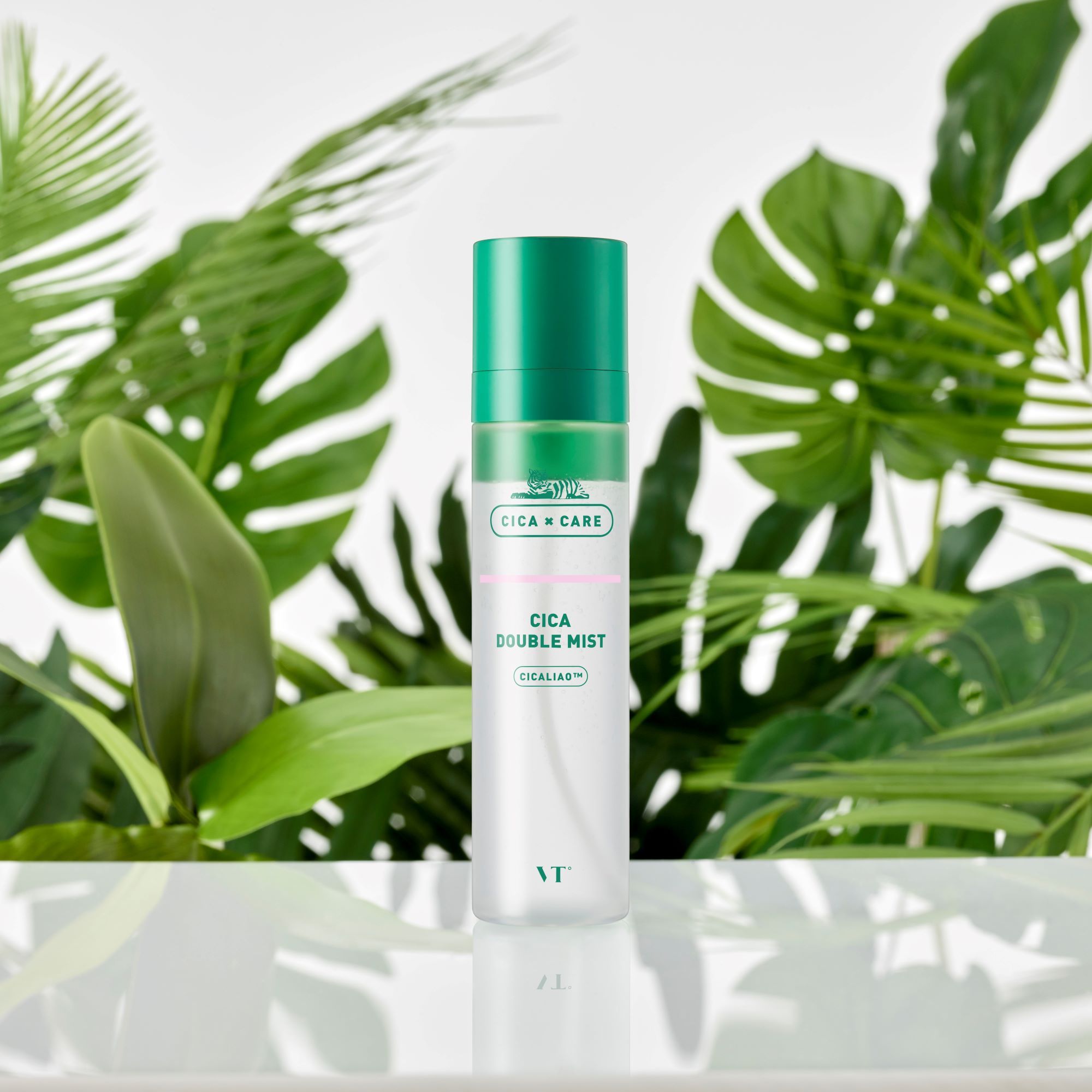 VT CICA Double Mist bottle with fine mist spray nozzle, designed for calming and hydrating sensitive skin.