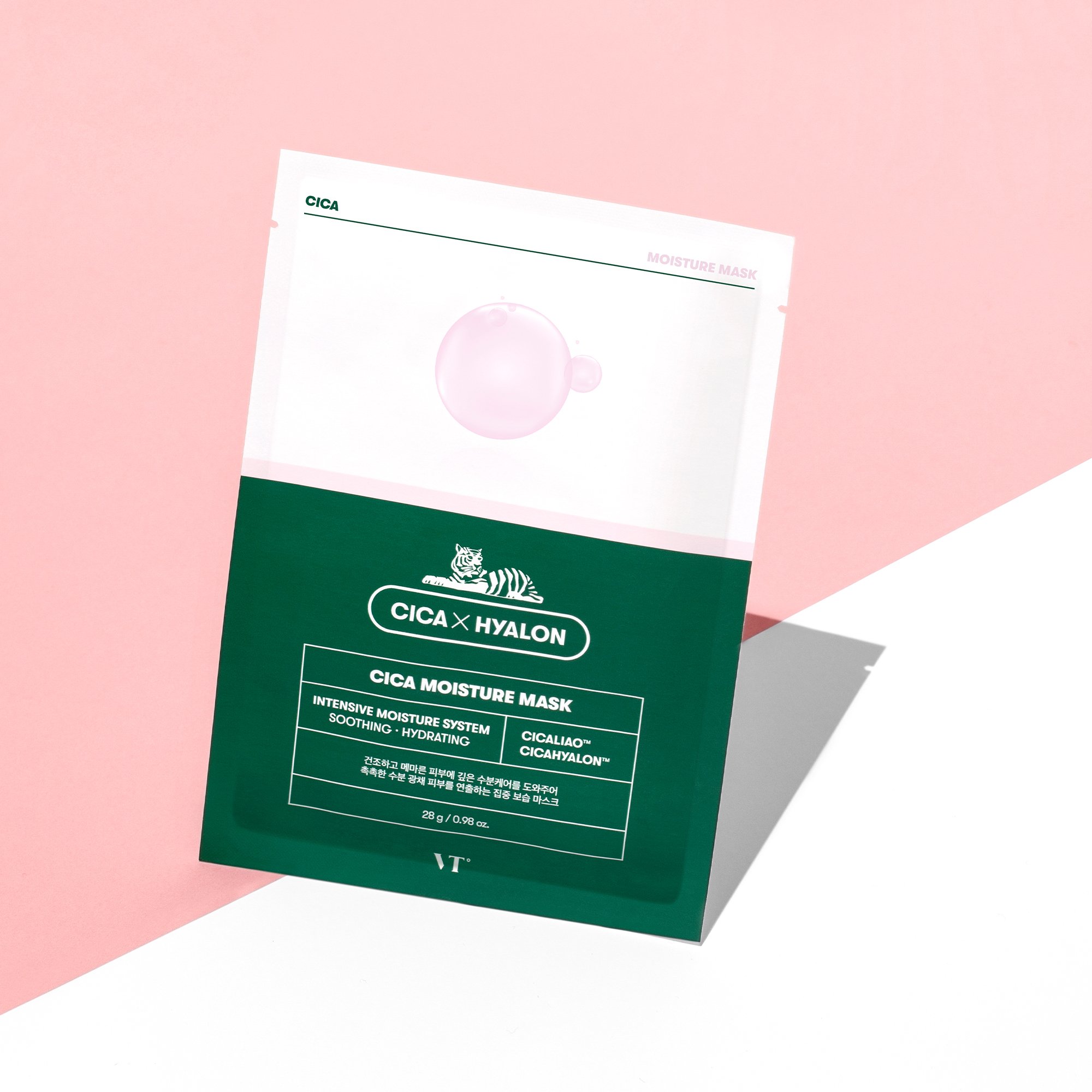 VT CICA Moisture Mask pack featuring six individual masks designed for hydration and soothing dry, sensitive skin.