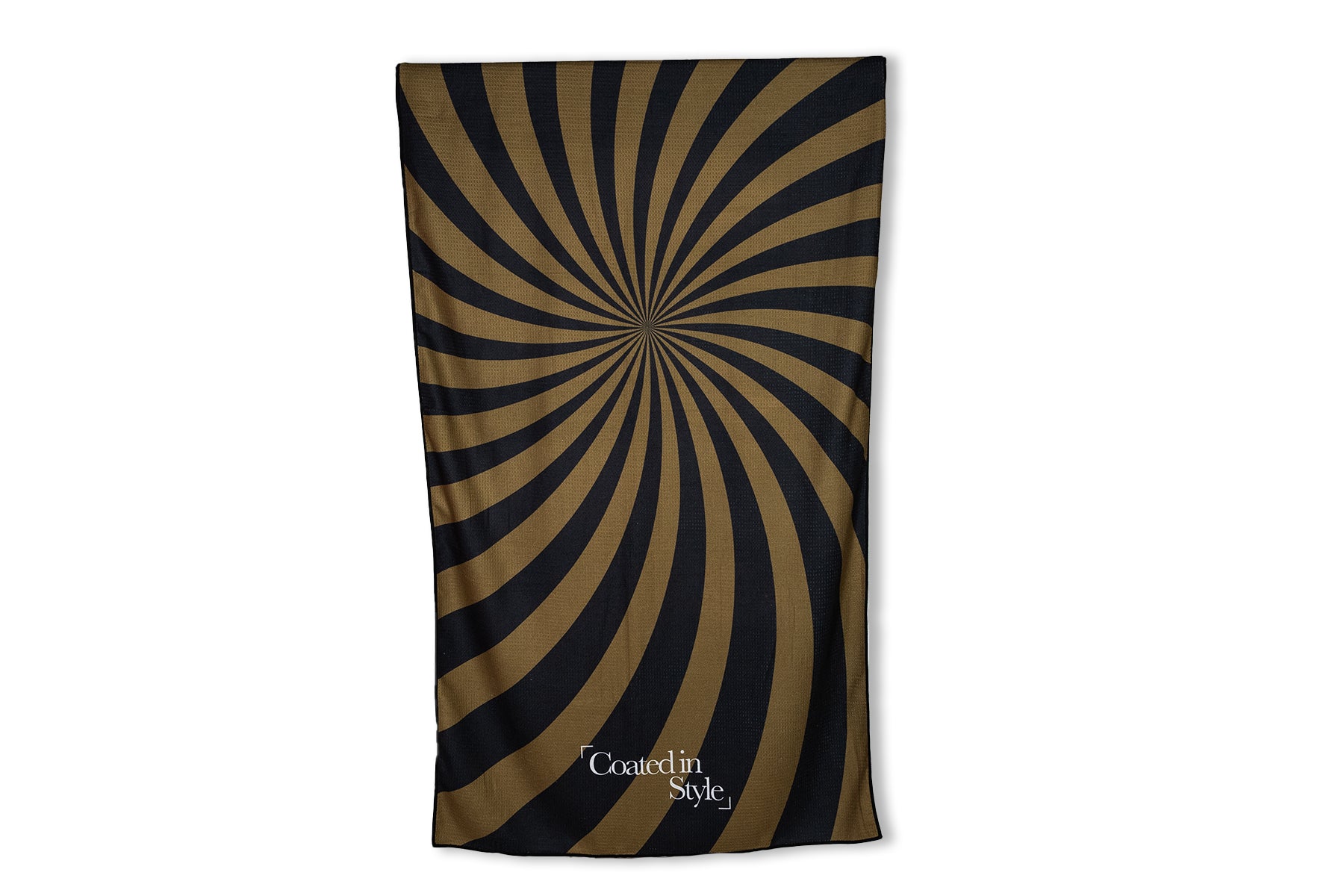 HYPNOTISING CAMO SPORTS TOWEL featuring a stylish camouflage design, perfect for sports and outdoor activities.