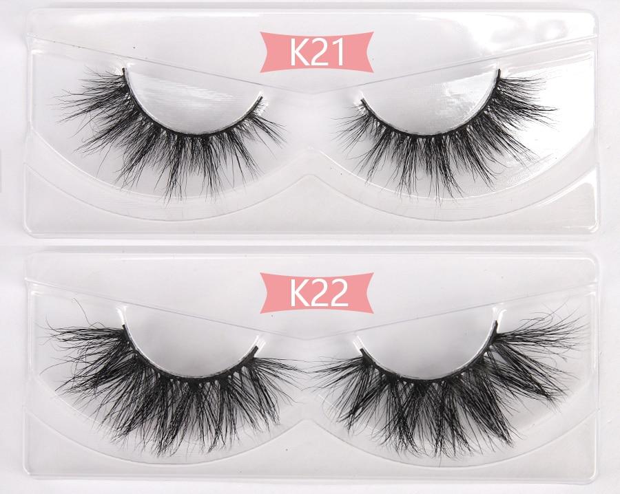 A collection of 100 pairs of luxurious 3D mink eyelashes, showcasing their thick and long design, perfect for dramatic eye looks.
