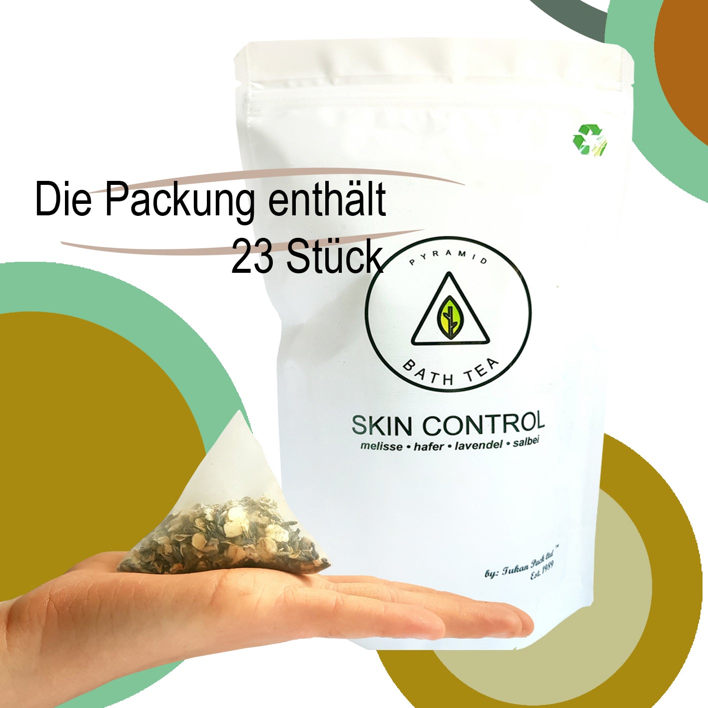 Eine Frau, die ein Gesichtsdampfbad mit Kräutern zur Behandlung von Akne und fettiger Haut anwendet.