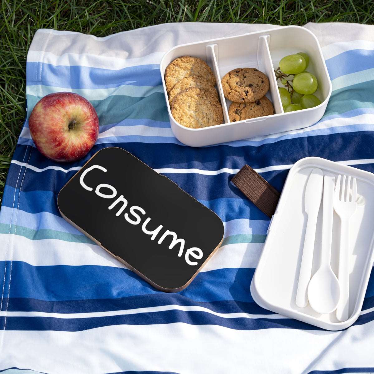 Bento Lunch Box with wooden lid and silicone tray, showcasing smart compartments for food separation.