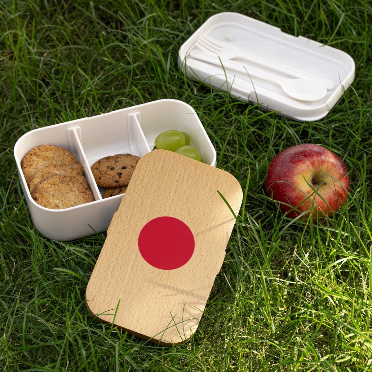 Bento Lunch Box with wooden lid and silicone tray, showcasing smart compartments for food separation.