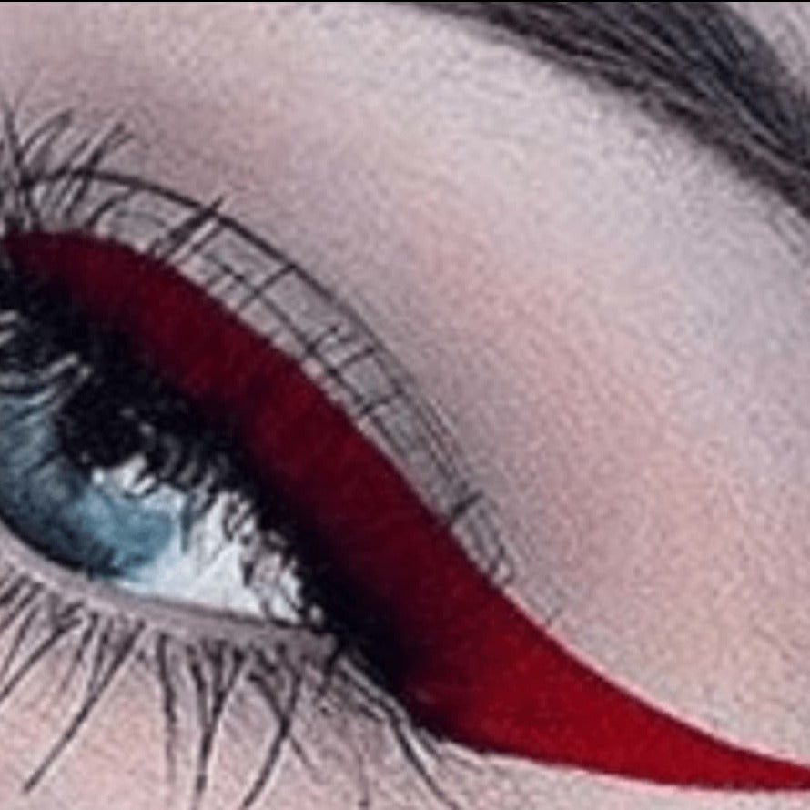 Irawo Beauty Eyeliner Gel in a sleek container, showcasing its rich color and smooth texture, perfect for precise eye makeup application.